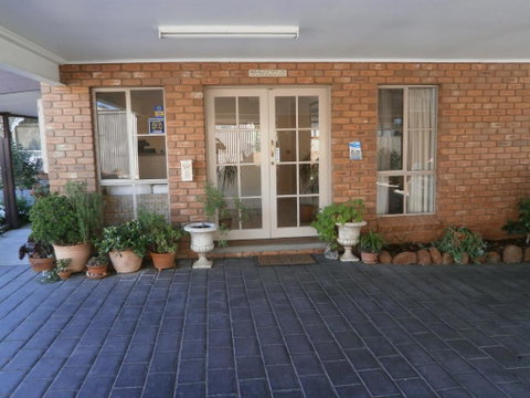 Golden Square Motor Inn - Accommodation Georgetown 2