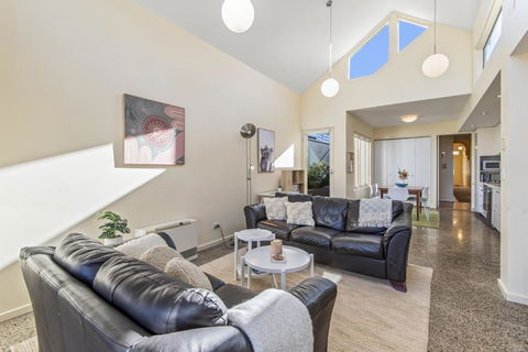 Gorgeous 2-Bed Victorian Home In Artsy Suburb - Accommodation Georgetown 0