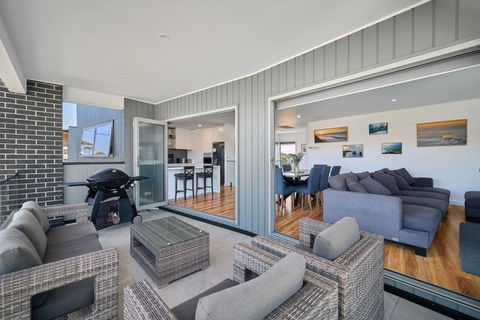 Gorgeous Grandview Getaway - Accommodation Georgetown 3