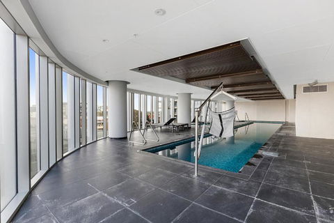 Gorgeous High-Rise Unit With Sky Bar Pool And Gym - Accommodation Georgetown 3
