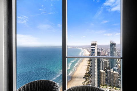 Gorgeous Oceanview 2B2B Beachfront Apartment In Surfers - Accommodation Georgetown 0