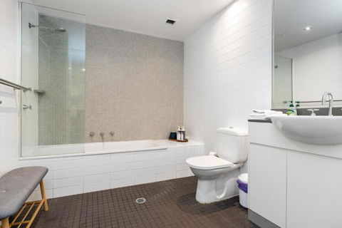 Gateway Apt In Kingston Central - Accommodation Georgetown 3
