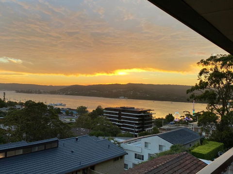 Gosfords Best Location With Views - Accommodation Georgetown 4
