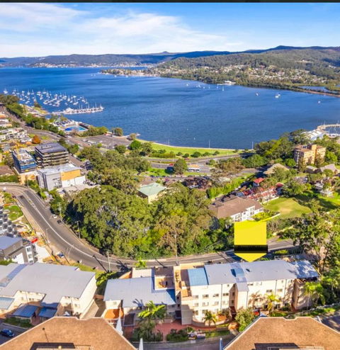 Gosfords Best Location With Views - Accommodation Georgetown 1