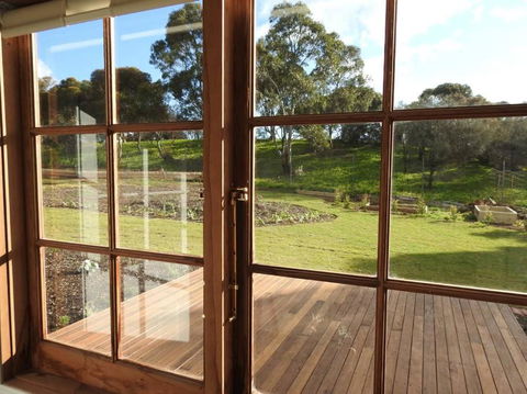Grape Pickers Cottage - Accommodation Georgetown 4