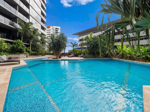 Great Views Pool High Level Boutique Apt With Carpark - Accommodation Georgetown 3