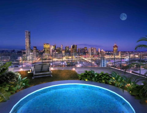 Great Views Pool High Level Boutique Apt With Carpark - Accommodation Georgetown 2