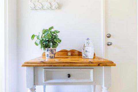 Gretel Beach House 5 Gretel Cl Perfect Pet Friendly House With Air Con And WiFi - Accommodation Georgetown 1