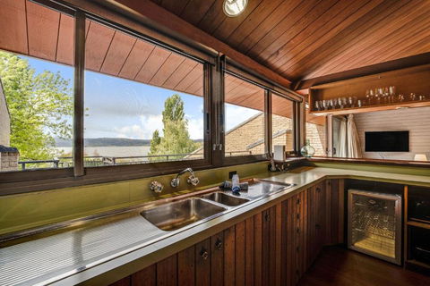 Grey Kangaroo - 2BR L Lake Front L Pet Friendly L Air-Con L BBQ L WiFi - Accommodation Georgetown 3