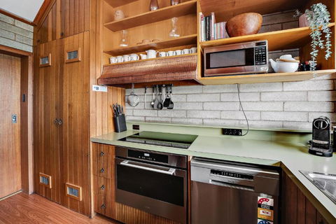 Grey Kangaroo - 2BR L Lake Front L Pet Friendly L Air-Con L BBQ L WiFi - Accommodation Georgetown 4