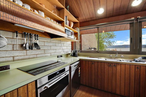Grey Kangaroo - 2BR L Lake Front L Pet Friendly L Air-Con L BBQ L WiFi - Accommodation Georgetown 2