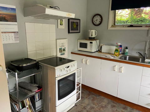 Griffith Gallery Granny Flat - Accommodation Georgetown 1