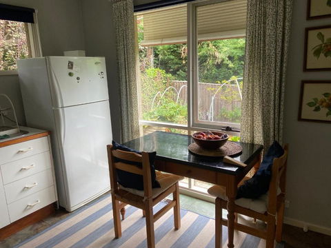 Griffith Gallery Granny Flat - Accommodation Georgetown 4