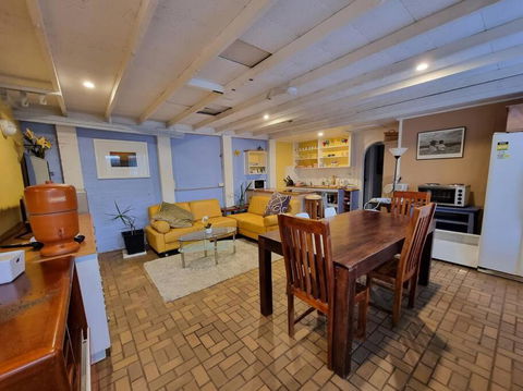 Guest House By The Beach - Accommodation Georgetown 2