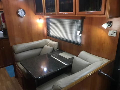 Gympie Luxury Caravan With Ensuite Bathroom - Accommodation Georgetown 3