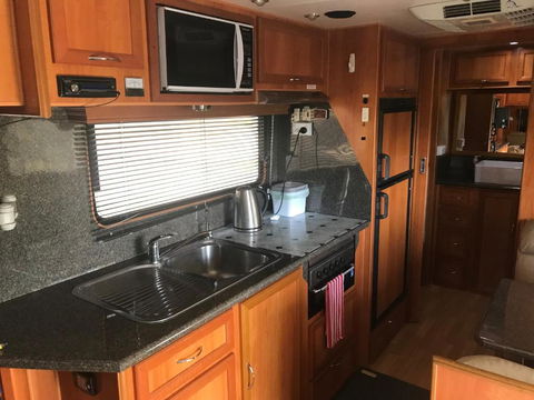 Gympie Luxury Caravan With Ensuite Bathroom - Accommodation Georgetown 2