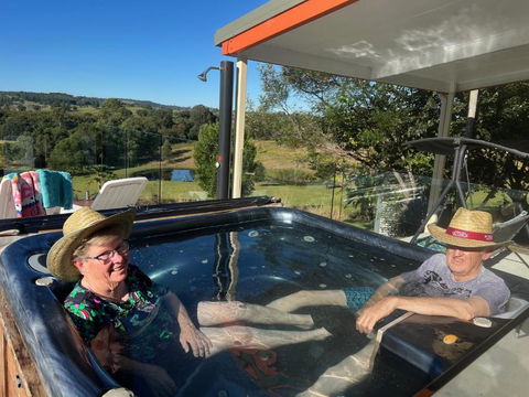Gympie Luxury Caravan With Ensuite Bathroom - Accommodation Georgetown 1