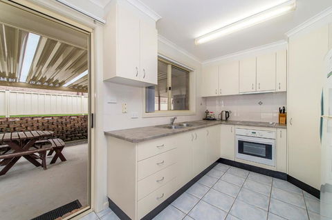 H1211 Mission Terrace Lakewood Heights Estate - Accommodation Georgetown 4