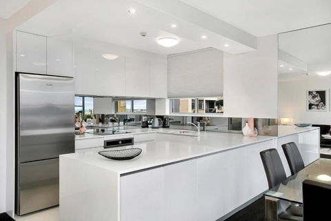 HARIS - Modern 2BR Apartment With Views - Accommodation Georgetown 1