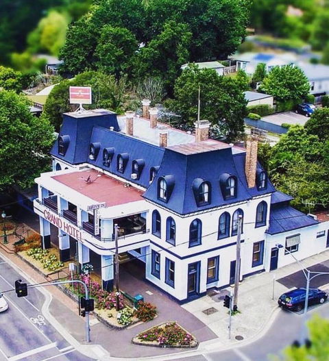 Grand Hotel Healesville - Accommodation Georgetown 0