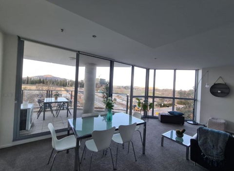 Grand 2BR Between ANU And City - Accommodation Georgetown 1