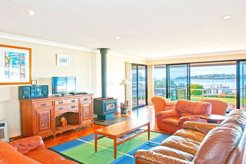 HAIS18G - Riverside Delight - Accommodation Georgetown 0