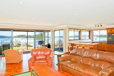 HAIS18G - Riverside Delight - Accommodation Georgetown 1