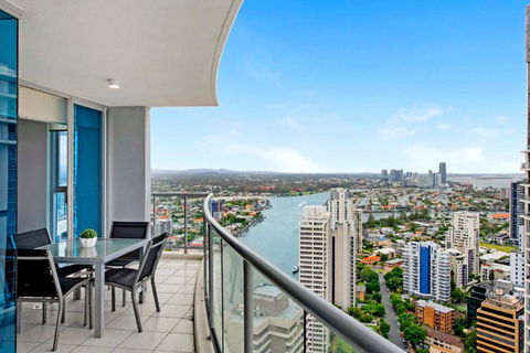 HIGH FLOOR GUARANTEE - 3 Bedroom Plus Study Apartments At Chevron Renaissance - Self Contained & Privately Managed - Wow Stay - Accommodation Georgetown 3