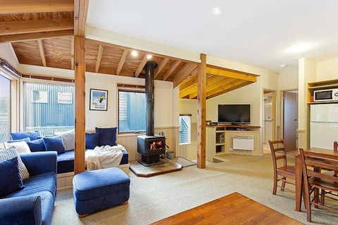 HAY SHED Chalet, Alpine-getaways - Accommodation Georgetown 3