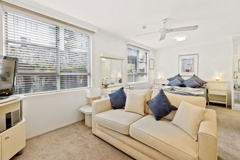 HENRY12 Self- Catering - Accommodation Georgetown 1
