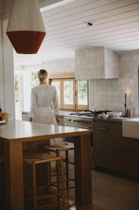 Herrings House, An Iconic Designer Nature Retreat - Accommodation Georgetown 3