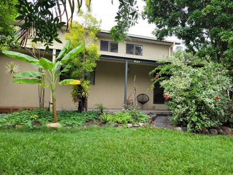 Holiday Style A Downstairs Room In Springwood Qld - Accommodation Georgetown 2