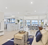 Adrift Retreat - St Georges Basin Waterfront Home - Accommodation Georgetown