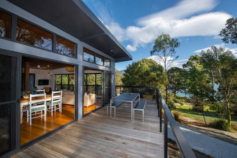 Adventure Bay Beach House - Accommodation Georgetown 0