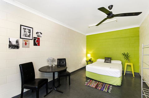 Adventurers Backpackers - Accommodation Georgetown 2