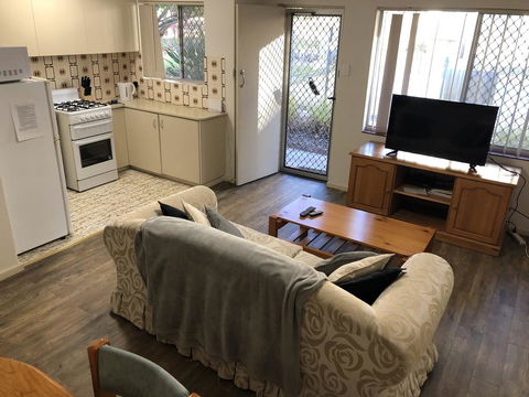 Affordable Comfortable Inglewood Apartment+Pool - Accommodation Georgetown 3