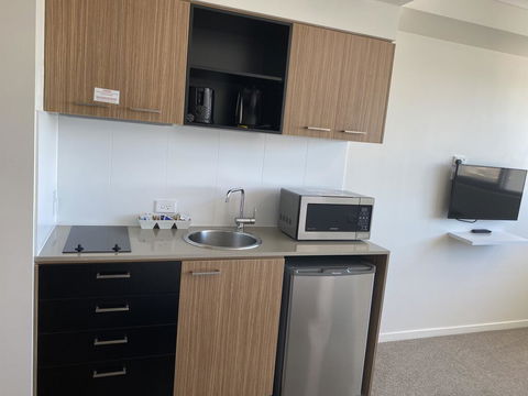 Airtrip Apartments On River Street, Mackay - Accommodation Georgetown 1