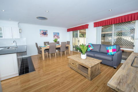 Ajax Avenue 2/35 - Nelson Bay - Accommodation Georgetown 1