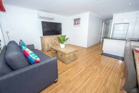 Ajax Avenue 2/35 - Nelson Bay - Accommodation Georgetown 3