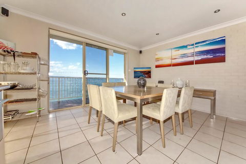 Alcheringa Unit 3 & 4, 32 Sandy Point Road - Accommodation Georgetown 3