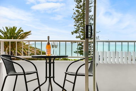 Alex Beach Apt Bilgola4 - Accommodation Georgetown 0