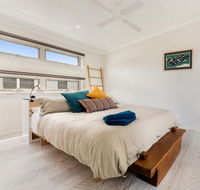 Alice's Palace 2-minute walk to lifeguard patrolled surf beach - Accommodation Georgetown