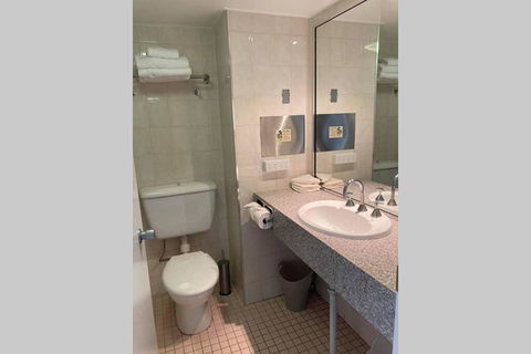 All In 500 Aud Weekly Beachfront The STRAND Studio Apartment - Accommodation Georgetown 2