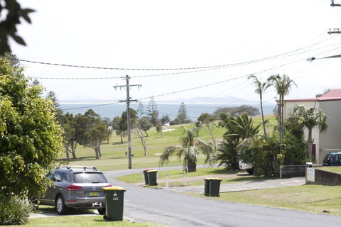 Almare, 7 Gowing Street - Accommodation Georgetown 0