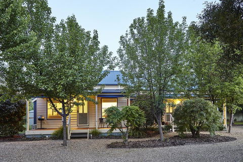 Alpine Valley Cottages - Accommodation Georgetown 2