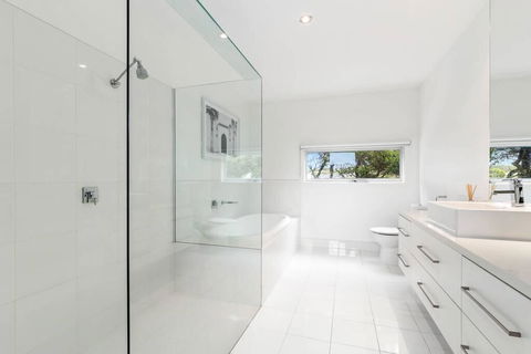 Amalfi Dream - Luxury Villa With Pool And Spa, Walk To Beach And Shops - Accommodation Georgetown 2