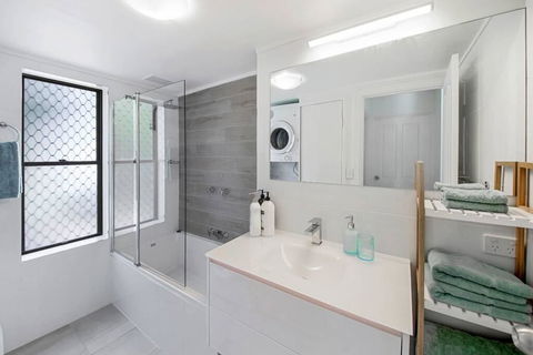 Amazing Modern Apartment On The Canal - Accommodation Georgetown 3