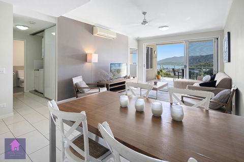 Amazing Ocean Views, Pool, Award Winning Location, Airlie Beach - Accommodation Georgetown 0