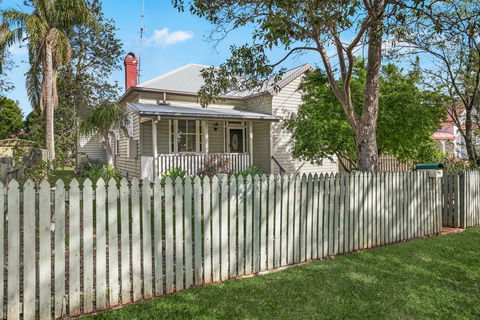 Ambiente Cottage - Pet And Family Friendly - Accommodation Georgetown 0