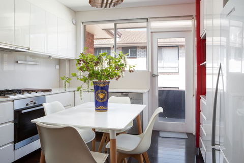Apartment With Balcony And Parking Near Racecourse - Accommodation Georgetown 3